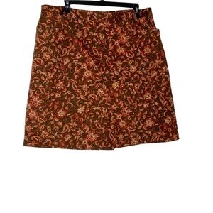 VILLAGER SPORT stretch A line skirt with split.